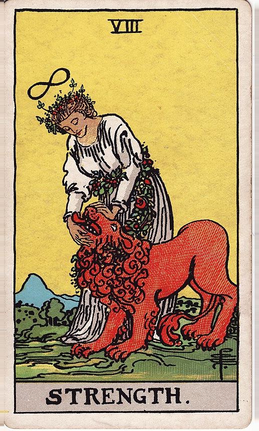 Lá Strength (Sức mạnh) trong bộ Rider–Waite–Smith 1909