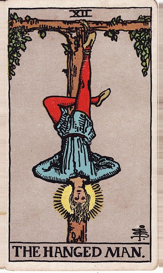 Lá The Hanged Man (Người treo ngược) trong bộ Rider–Waite–Smith 1909